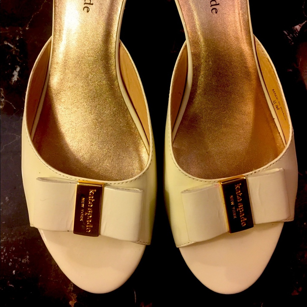 Kate Spade Size 8 vinyl cream slip on